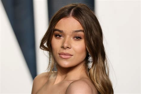 hailee steinfeld full body|Hailee Steinfelds Height, Weight, Bio, Measurements。